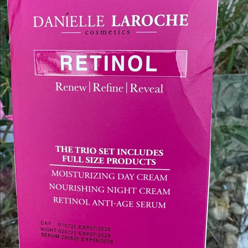 Retinol Trio Set - White and Pink - Picture 2 of 5